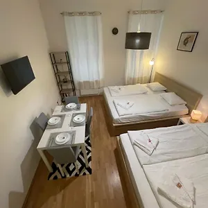 Cozy 5-person In 2 Apartamento Viena